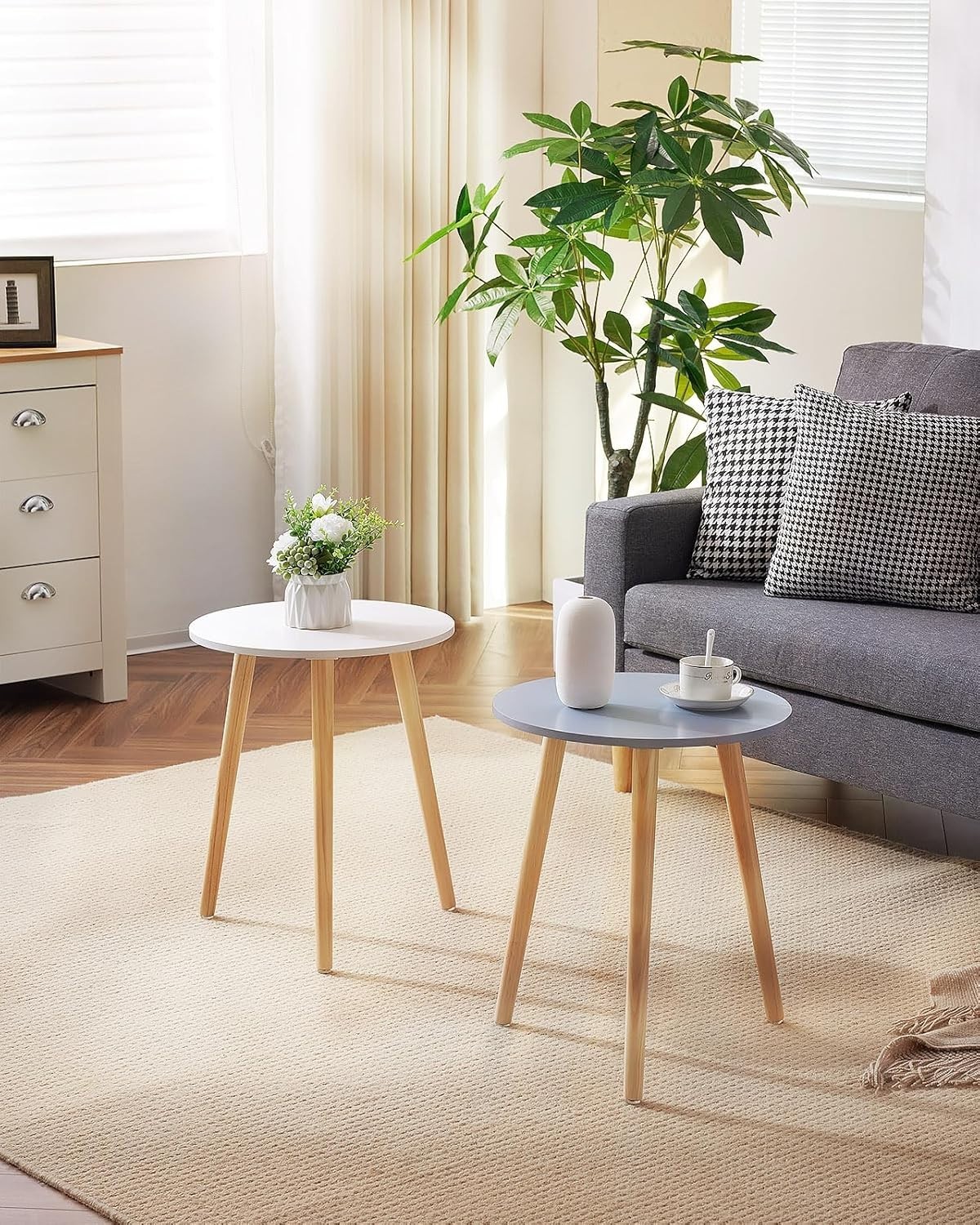 Stylish White Bedside Table – Easy Assembly & Compact Design, 16.5 x 20.5 In