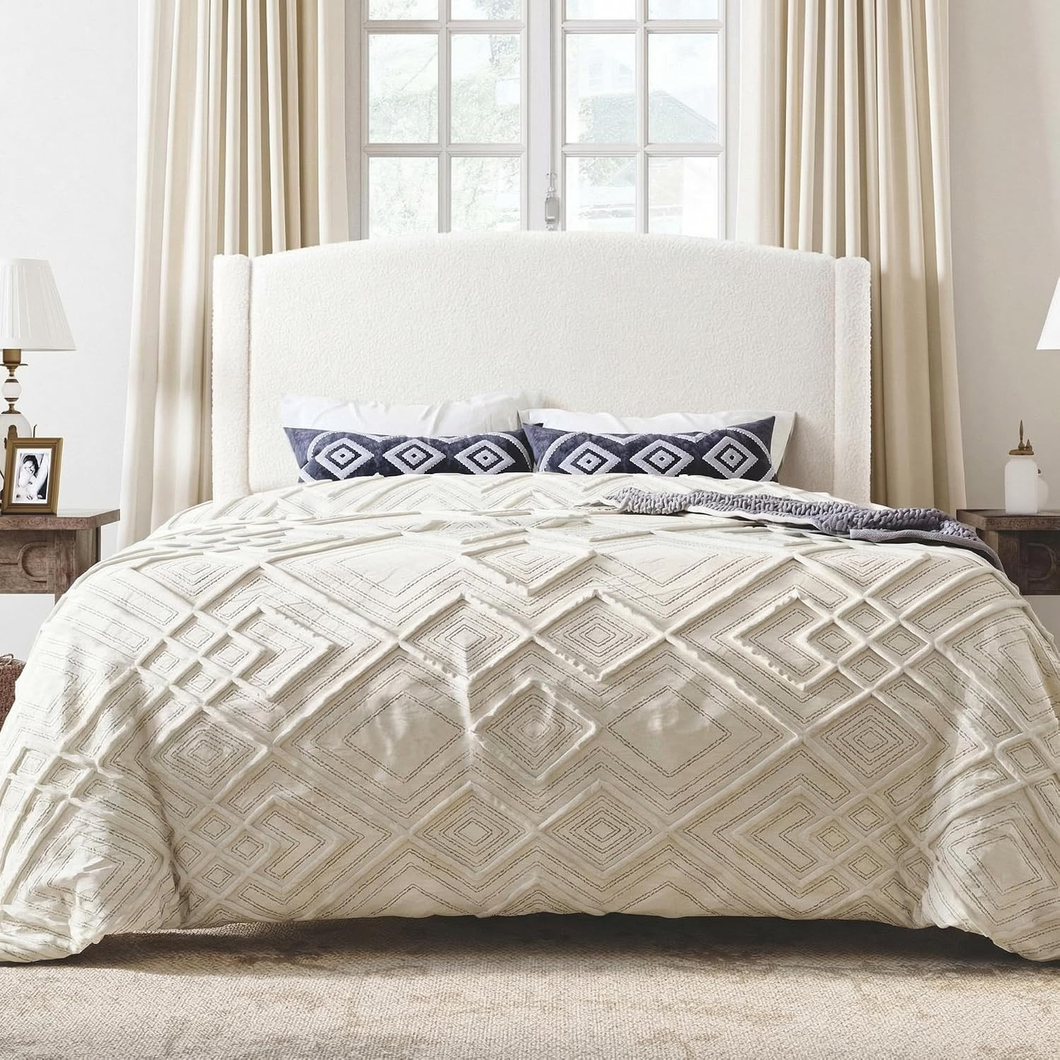 Full Size Bed Frame with Soft Teddy Fabric, Boucle Upholstered Platform Bed, Cur