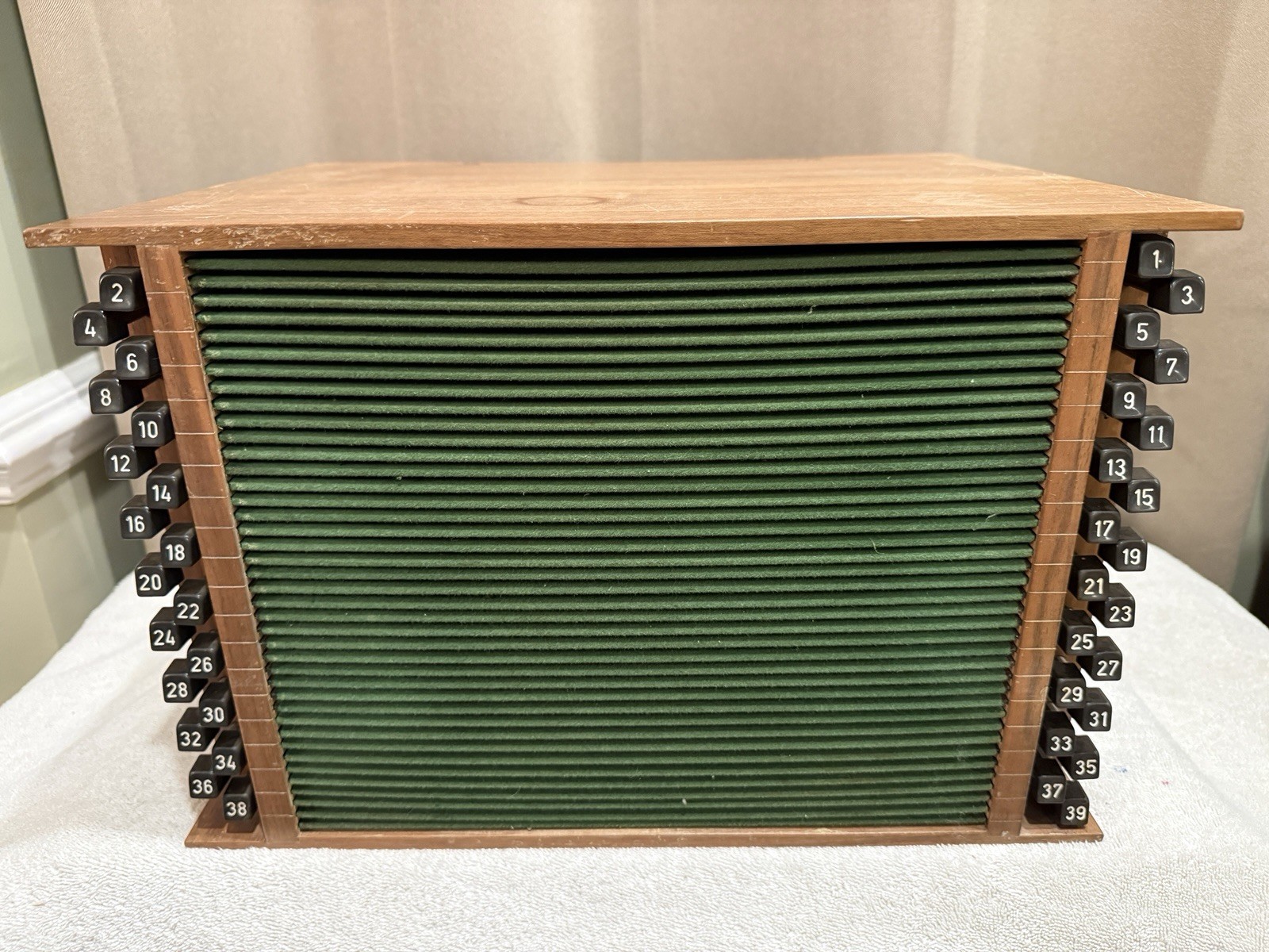 💙RARE Vintage Wooden Record Album Vinyl Storage Device Cabinet