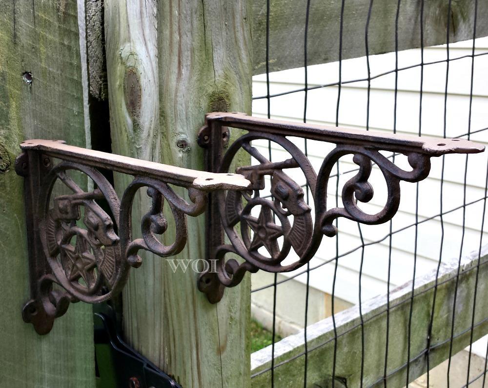2 Metal Distressed Country Corbels Hand Gun Hanging Bracket Shelving Brace Rust