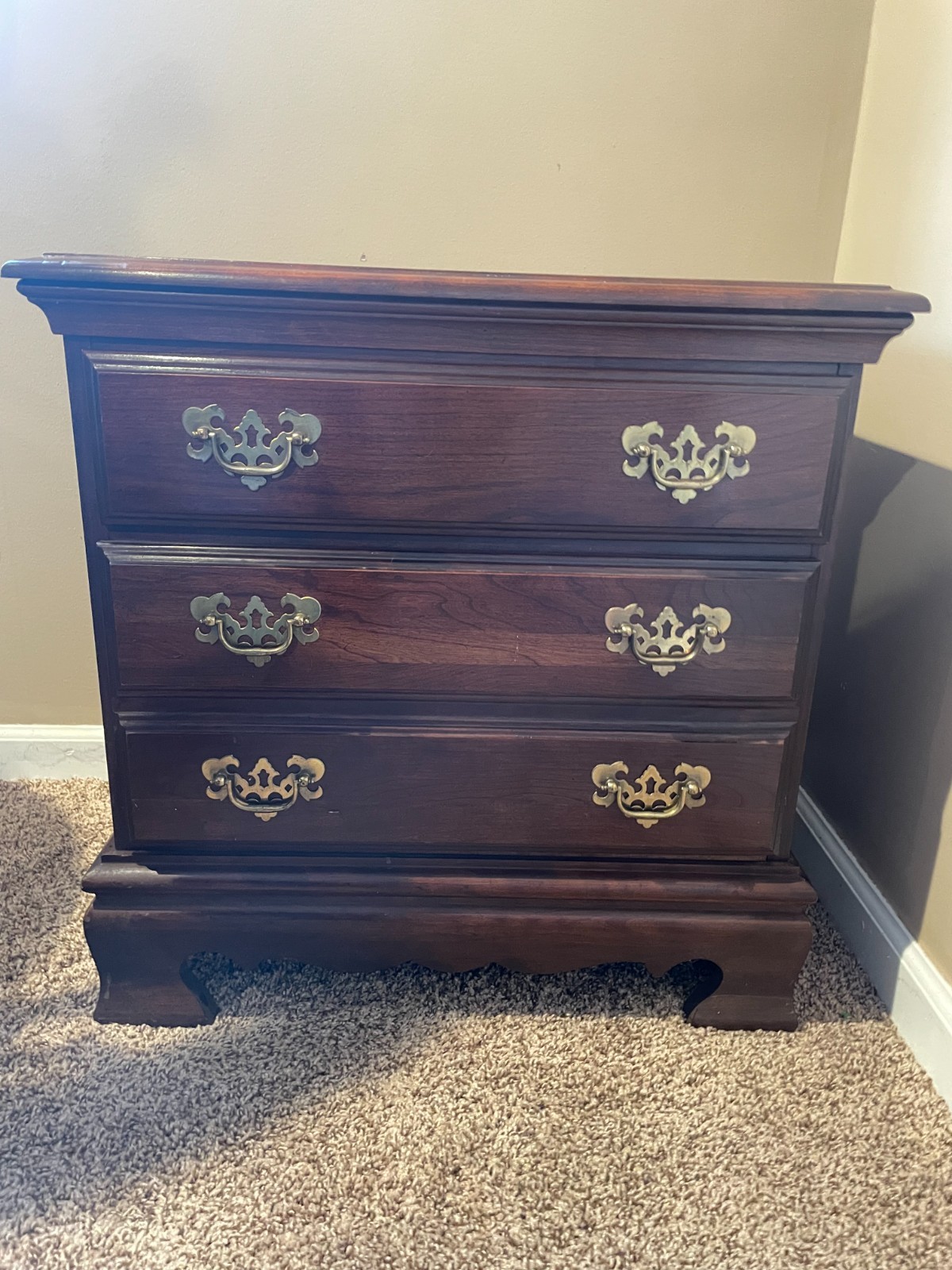 Ethan Allen chippendale style solid cherry 3 drawer bachelors chest