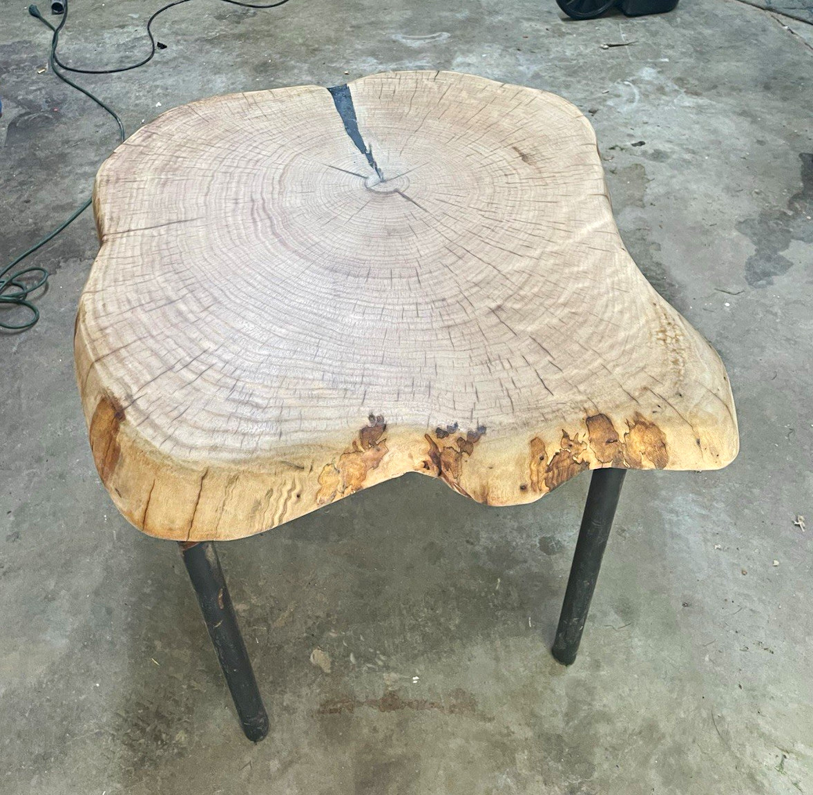 White Oak Natural Free Form round coffee Tabel