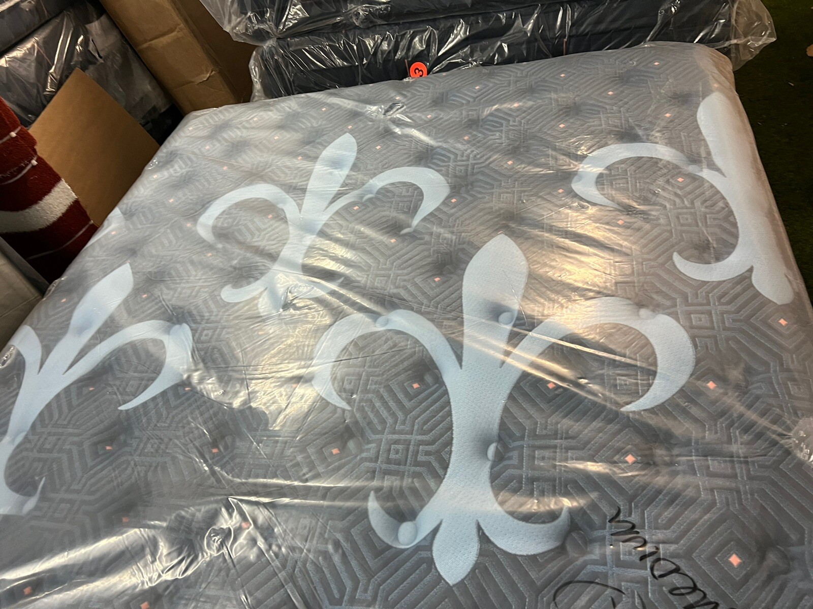 STEARNS & FOSTER LUX ESTATE KING MEDIUM Firm 14.5″ MATTRESS NEW CLEARANCE