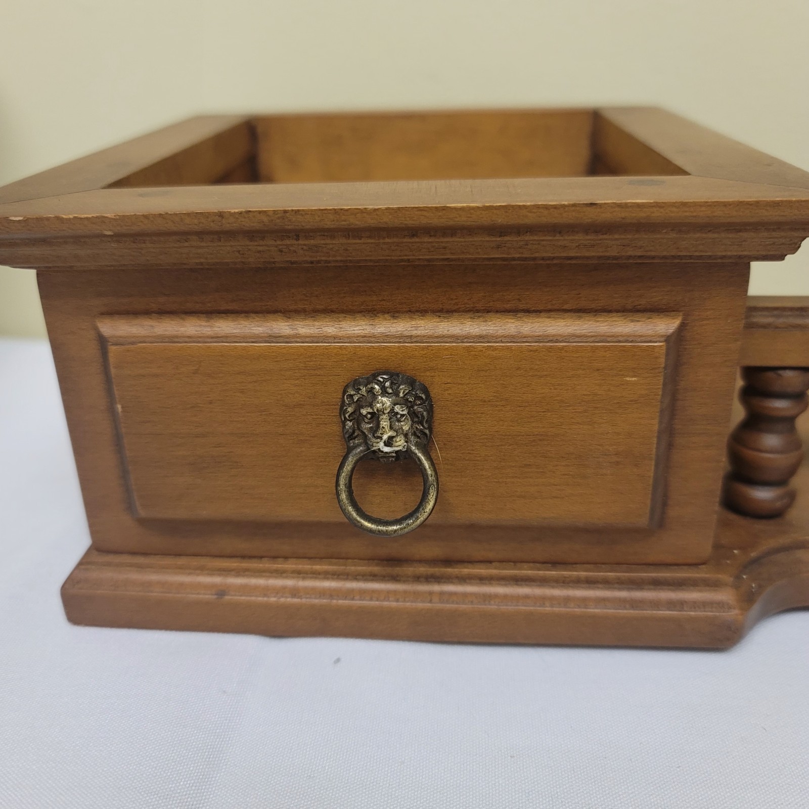 Vintage 28.5″ TELL CITY MCM Wood Wall Shelf Planter Lions 3116 Andover #48