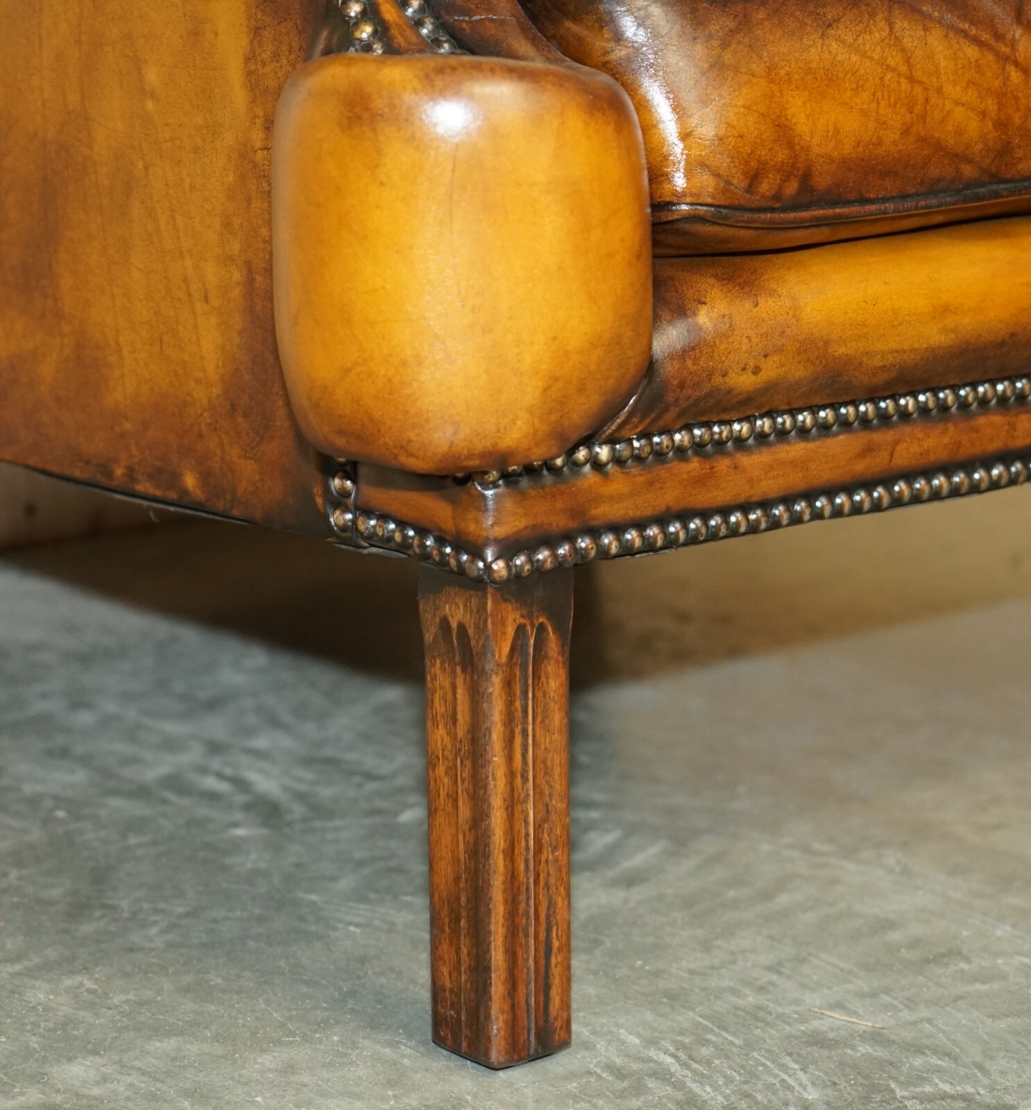 RESTORED PAIR OF VINTAGE CHESTERFIELD REGENCY STYLE BROWN LEATHER CLUB ARMCHAIRS