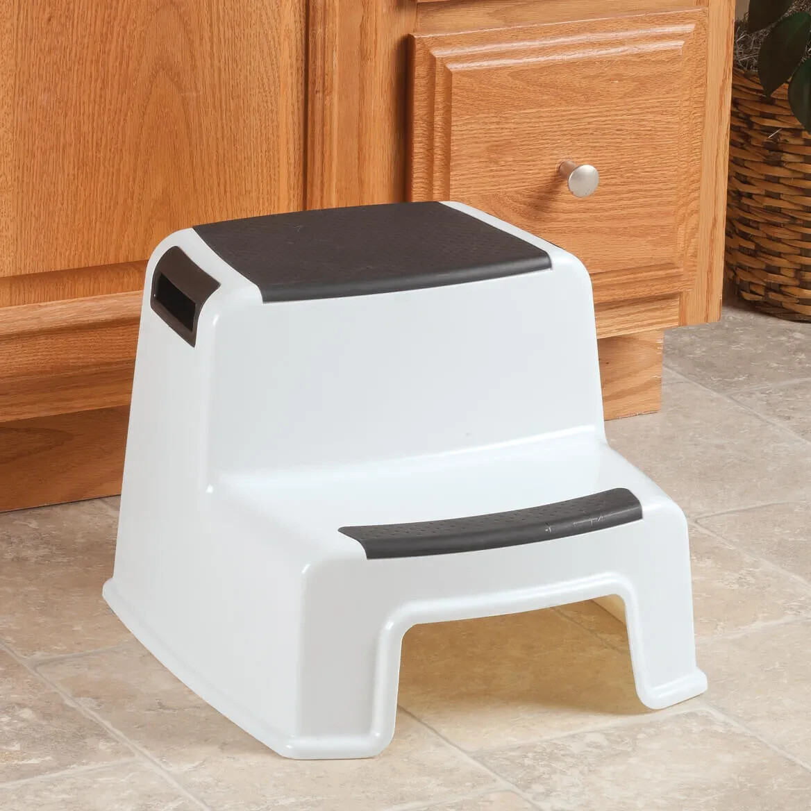 Heavy Duty Step Stool 2 Tier Weight to 280 lbs. Portable Climbing Steps Plastic