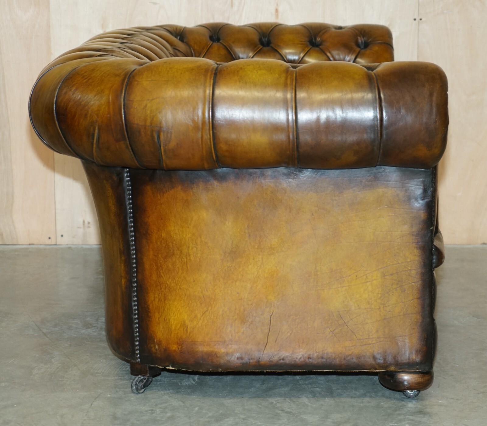 RESTORED EDWARDIAN FULLY BUTTONED & TUFFTED CHESTERFIELD BROWN LEATHER SOFA