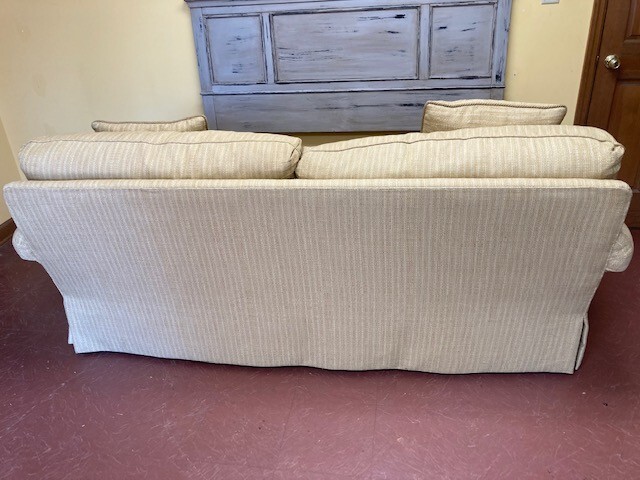 HICKORY CHAIR CO. CAROLYN COLLECTION SOFA, MED. MAHOGANY, EX. COND, ORIG. OWNER