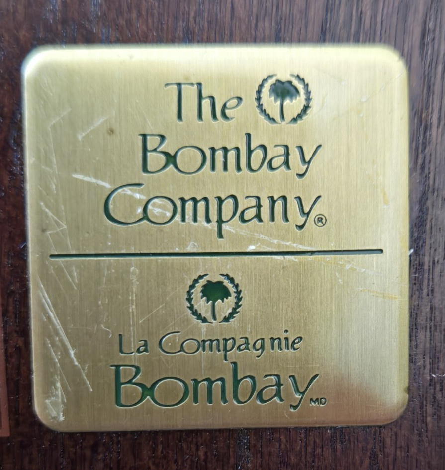 BOMBAY COMPANY SMALL 16″ TALL MAHAGONY? WOOD TABLE 1991 FLIP LID LOOKS LIKE BOOK