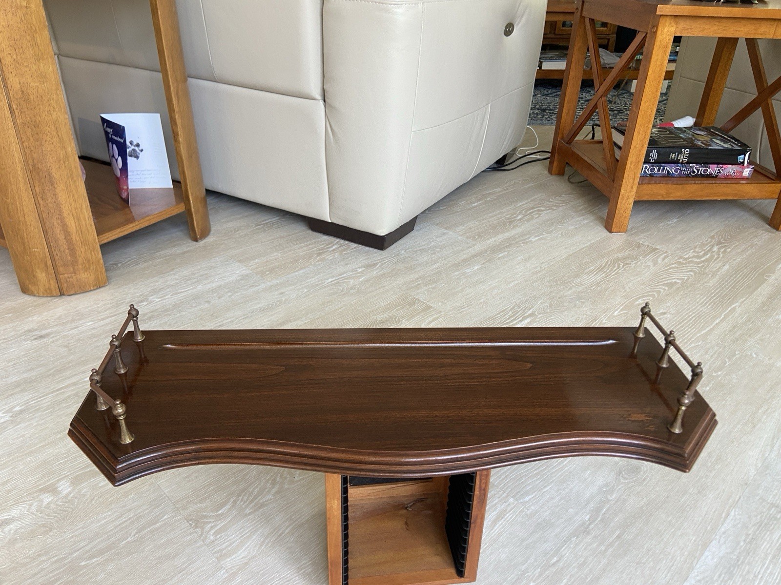 Ethan Allen Vintage Wood Wall Shelf 24″ Brass Rails Georgian Court Plate Rack