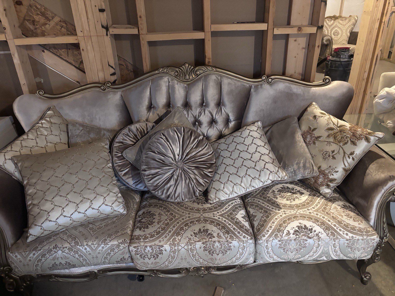 Traditional Victorian 3-Piece Fabric Sofa Set with Button Tufted Back & Nailhead