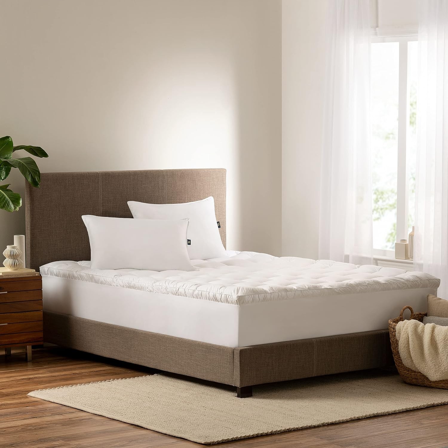 Down Illusion Soft Hypoallergenic 2 inch Pillowtop Simple Fit Mattress Topper,