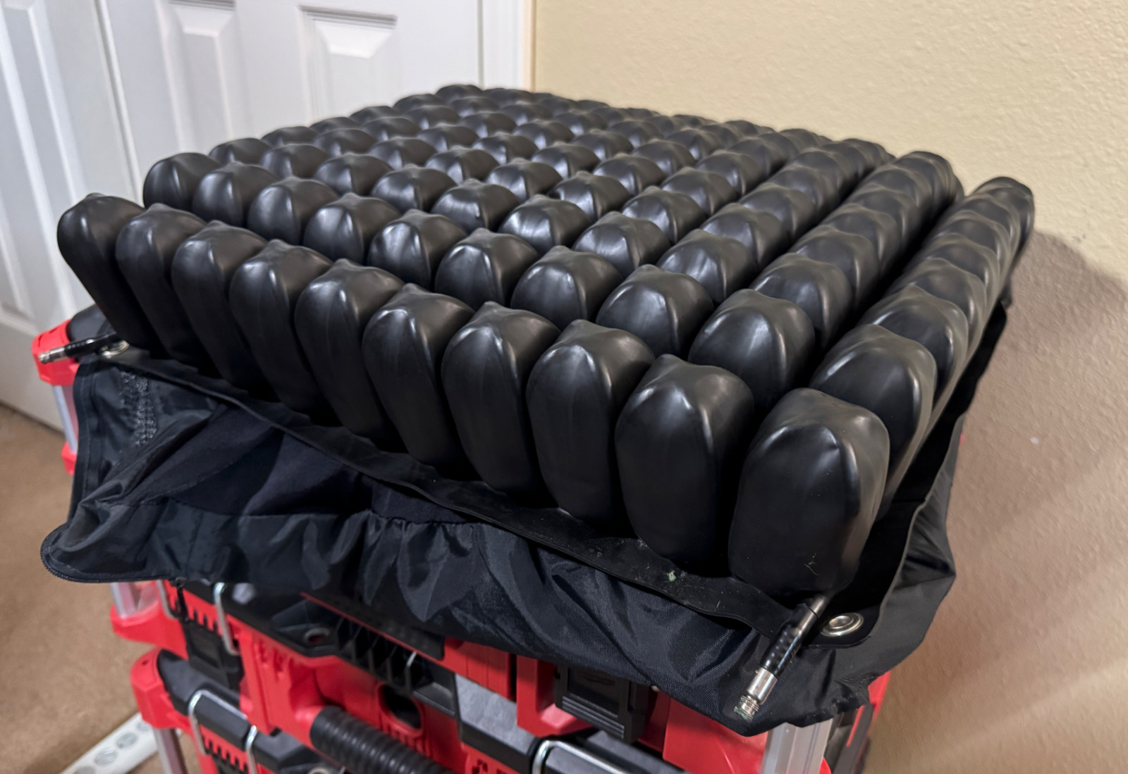 ROHO Contour Select Seat Cushion – CS101C – 17×19 / 17×18 – Excellent