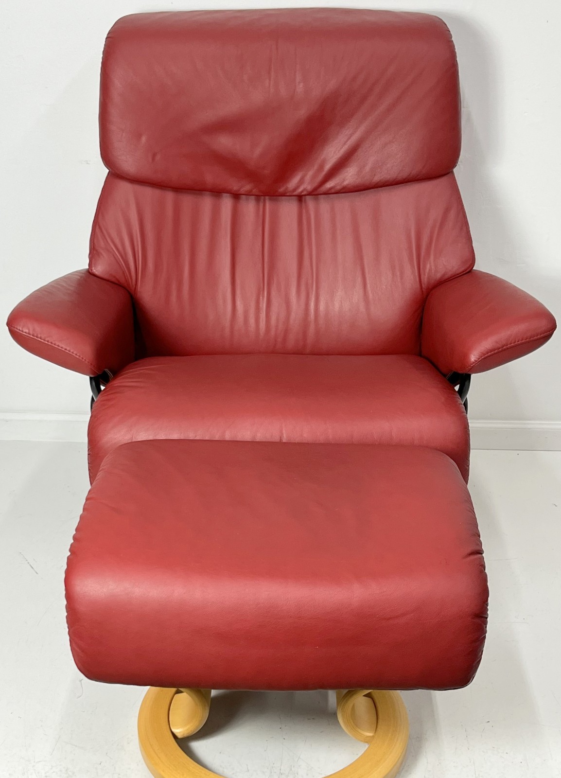 Ekornes Stressless Large SPIRIT Cherry Red Leather Swivel Recliner Chair Ottoman