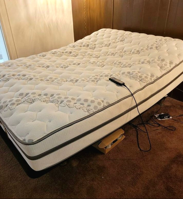 QUEST 2.0 ERGOMOTION (W/ QUEEN SIZE TENCEL MATTRESS BY SHERWOOD MATTRESS (KEPT I