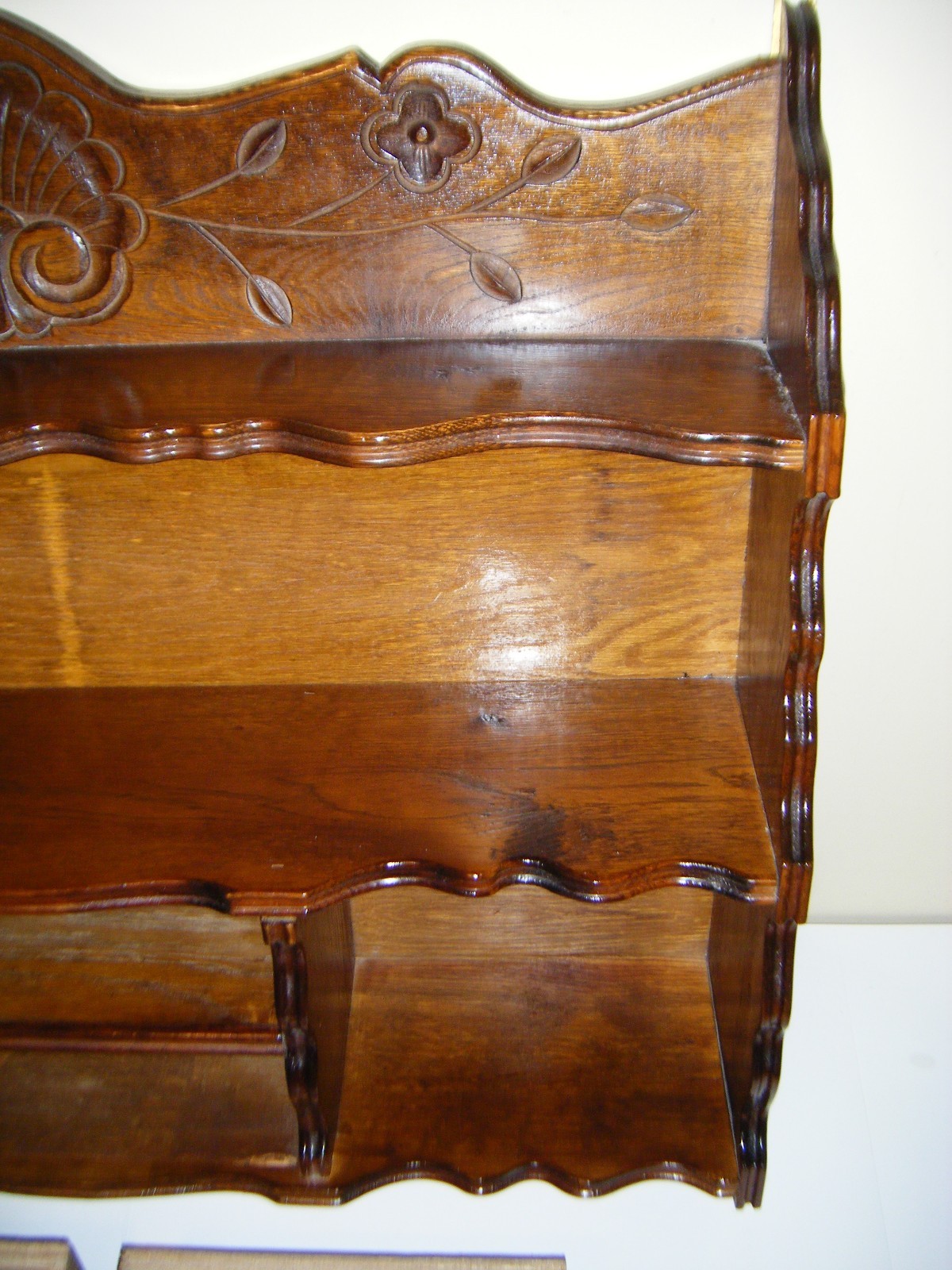Vintage Wooden Wall Shelf Display With 2-Drawers Etched Shell Design