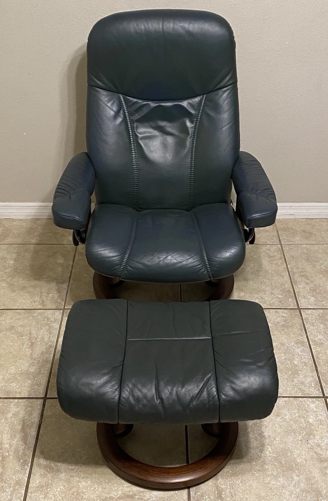 Ekornes Stressless ‘Consul’ Leather Recliner Chair & Ottoman Medium Norway