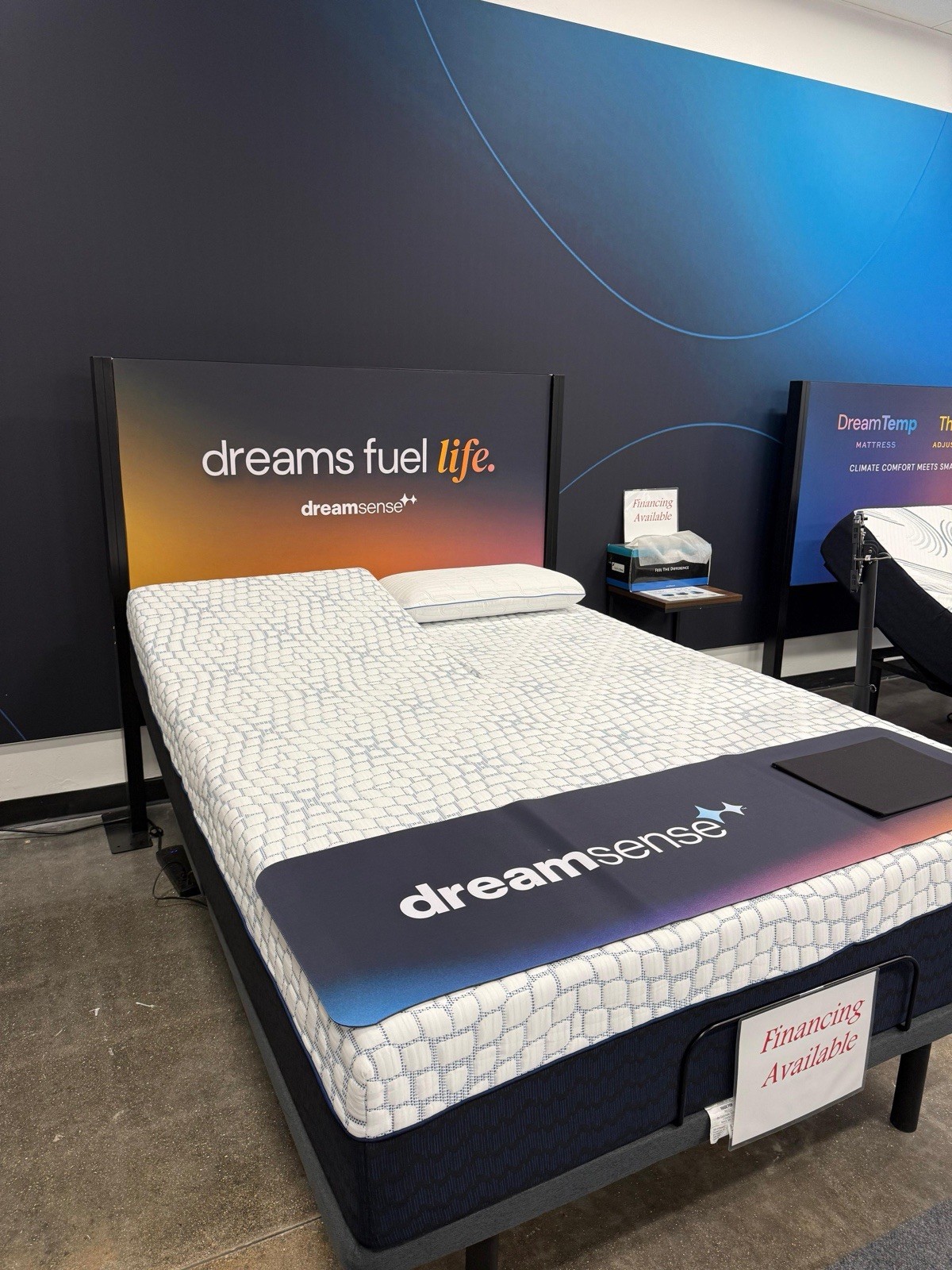 Dreamsense Bliss Split-Head Hybrid Mattress – Queen – Floor Model