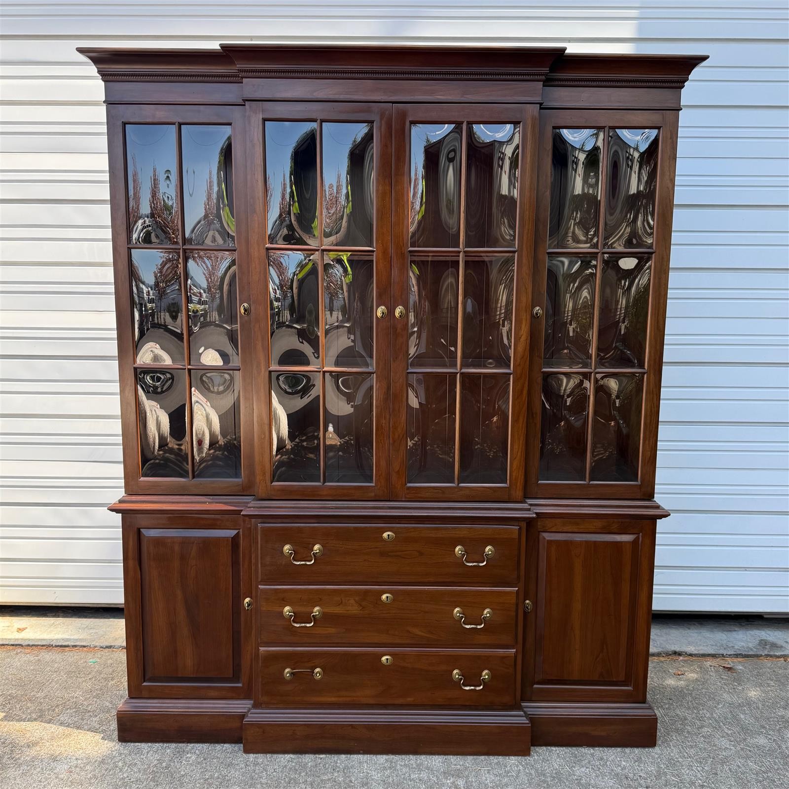 Vtg Ethan Allen French Country China Cabinet Bubble Glass-Freight / Local Pickup