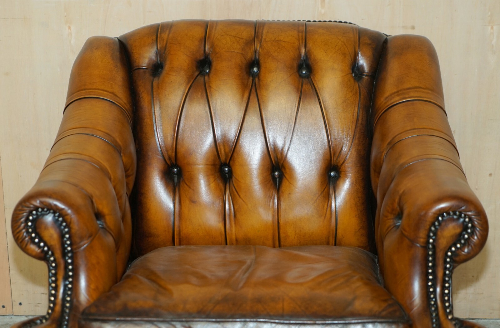 RESTORED PAIR OF VINTAGE CHESTERFIELD REGENCY STYLE BROWN LEATHER CLUB ARMCHAIRS