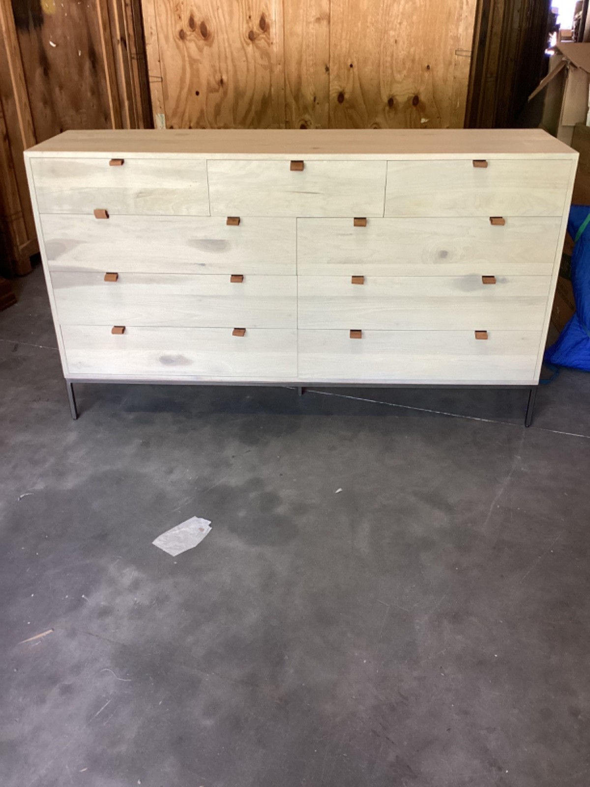 Four Hands TREY 9 DRAWER DRESSER in Very Good Condition 40H x 70L x 18D Cream