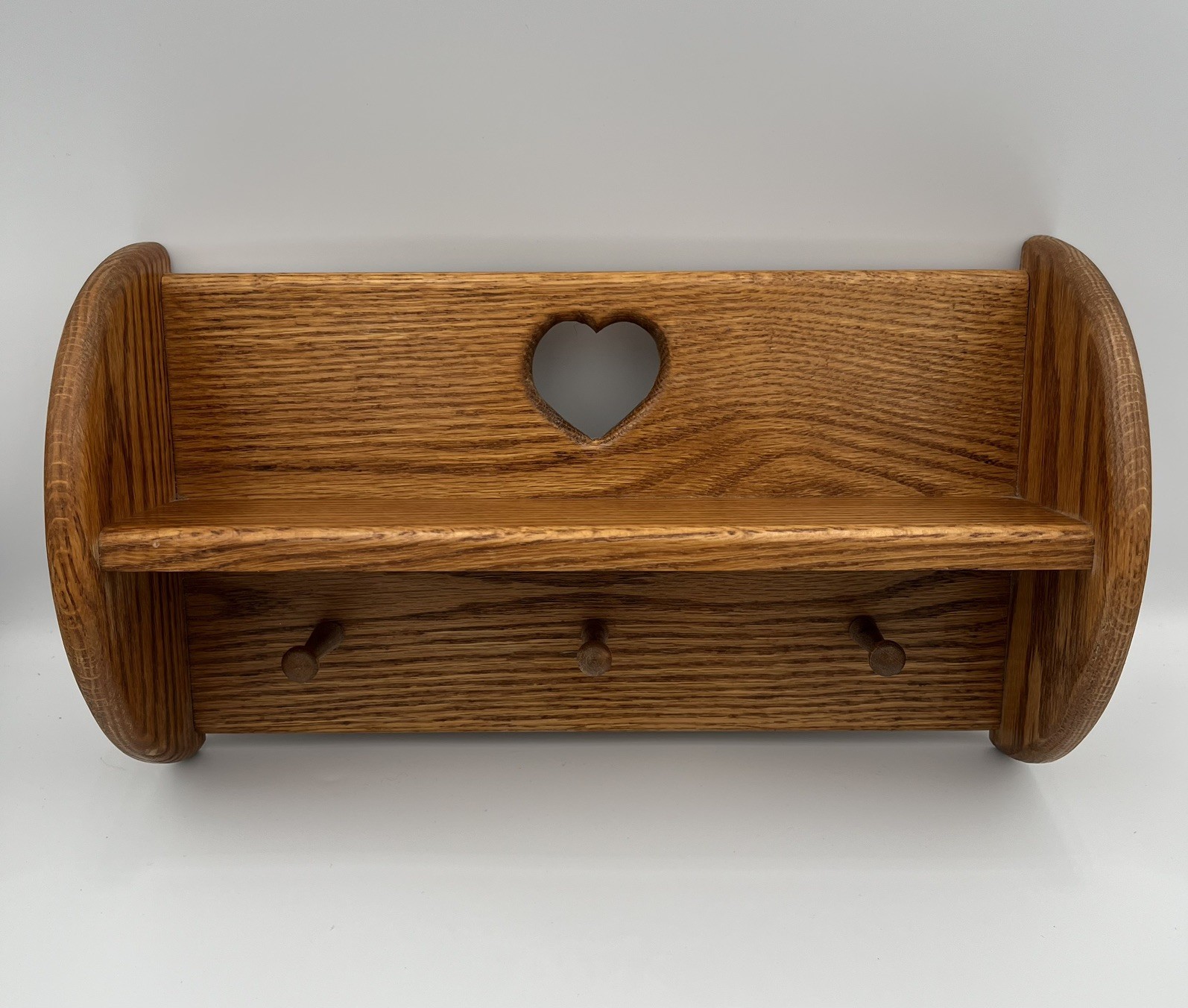Vtg Oak Wall Shelf Heart Cutout Pegs Country Farmhouse Cottagecore Rustic 12X7”