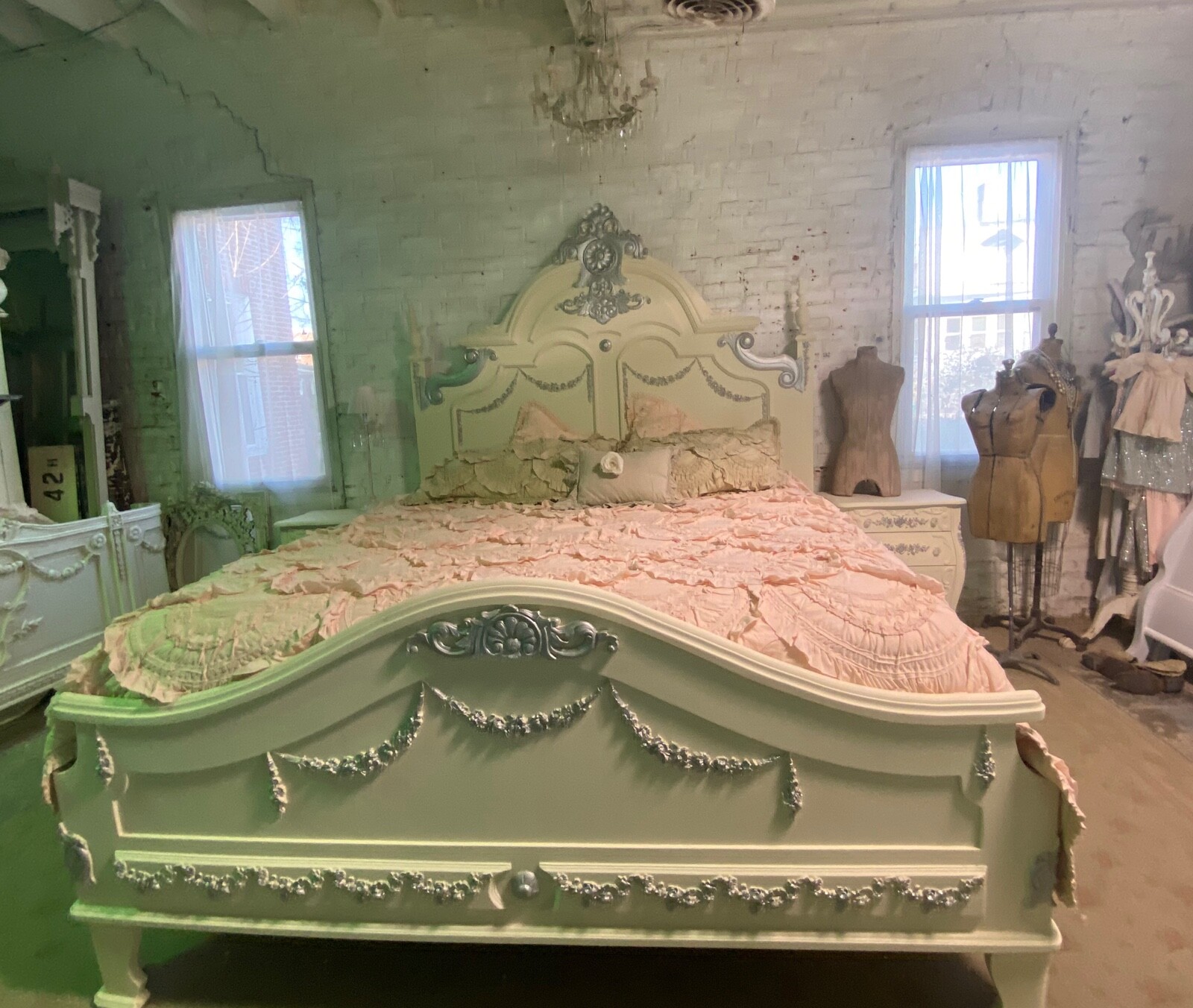 Painted Cottage Shabby Chic Romantic Victorian Queen / King Bed