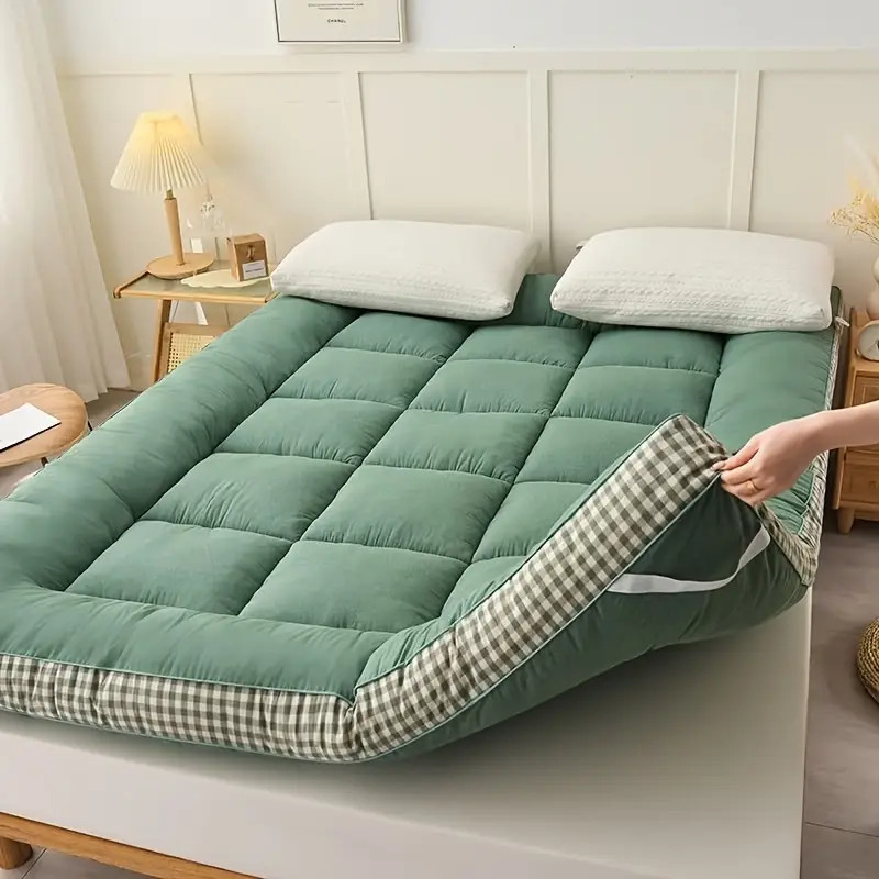 Queen Mattress Pad with Checkered 3D Edges – Soft Quilted Cushion, Breathable Be