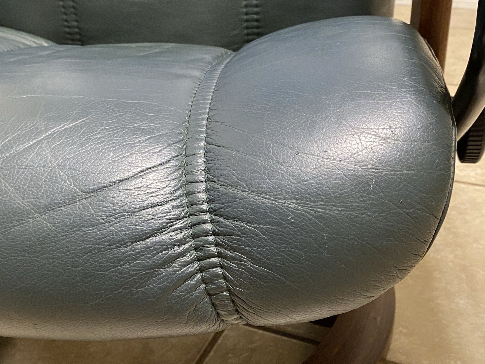 Ekornes Stressless ‘Consul’ Leather Recliner Chair & Ottoman Medium Norway