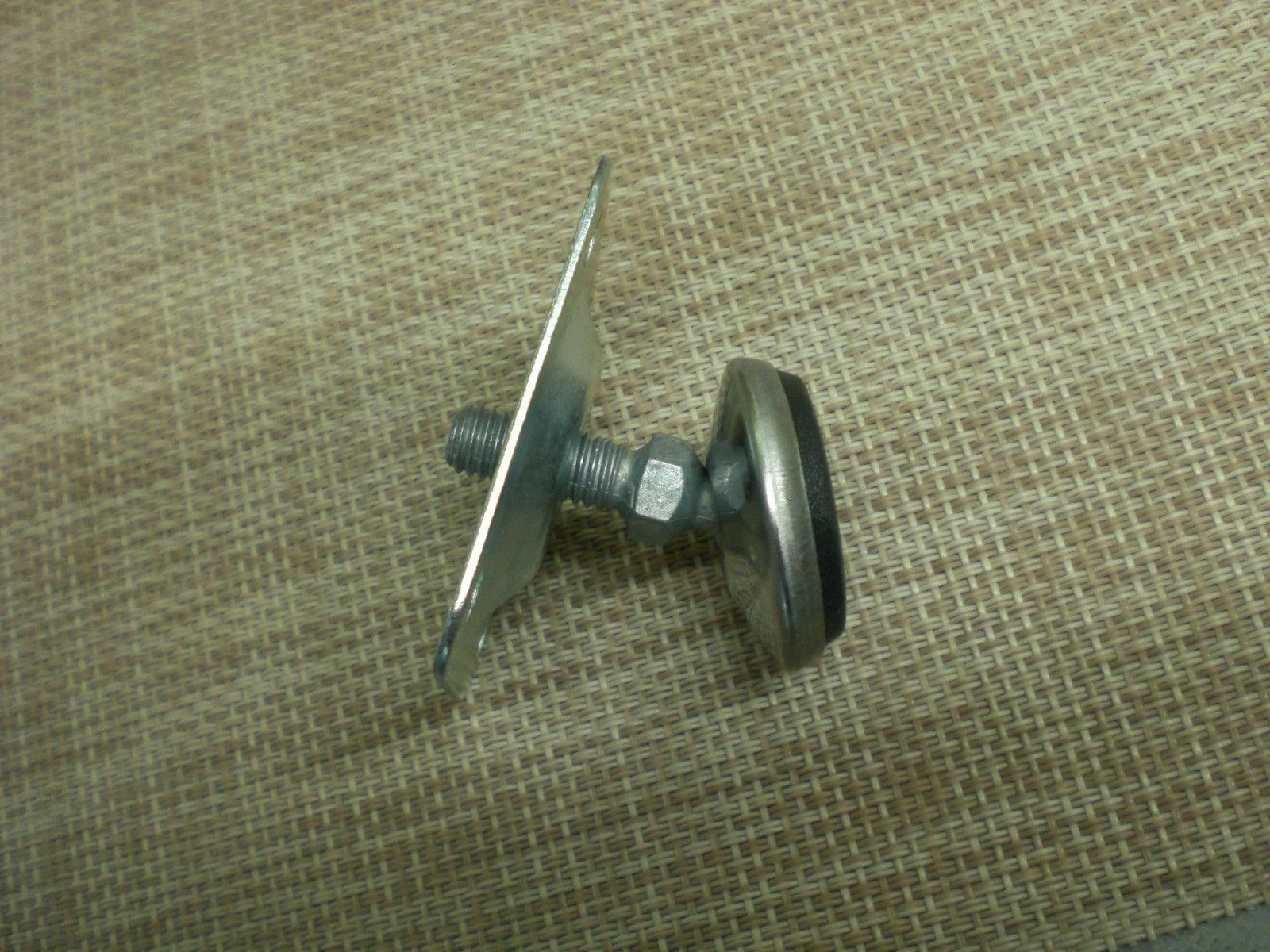 4 Piece Set Furniture Feet + Mounting Plate Stainless Steel Chrome Plate M8 Height 4cm.