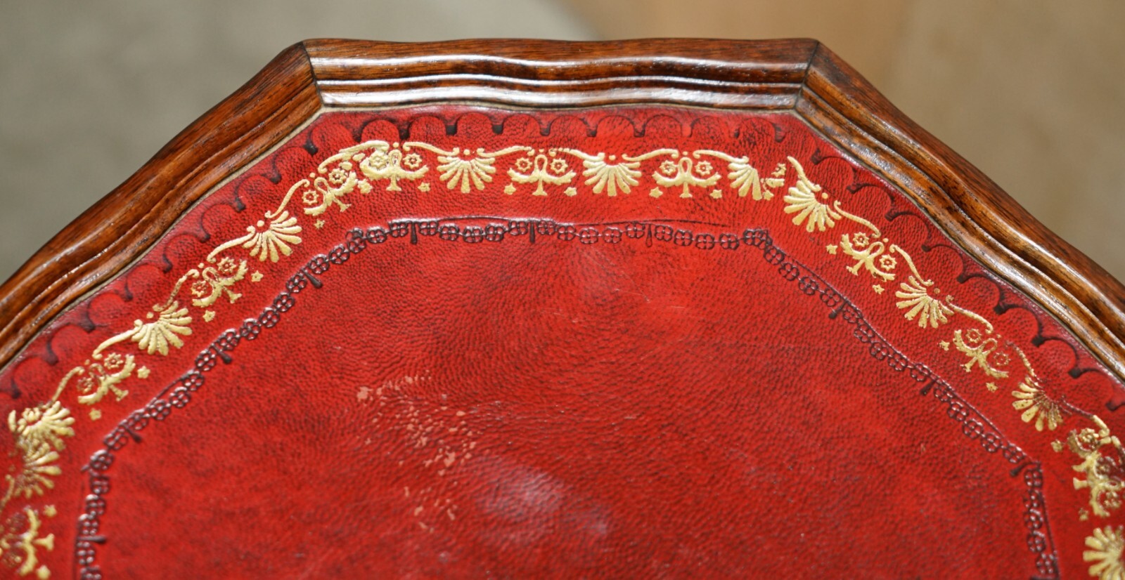 LOVELY GOLD LEAF EMBOSSED OXBLOOD LEATHER TRIPOD SIDE END LAMP WINE TABLE