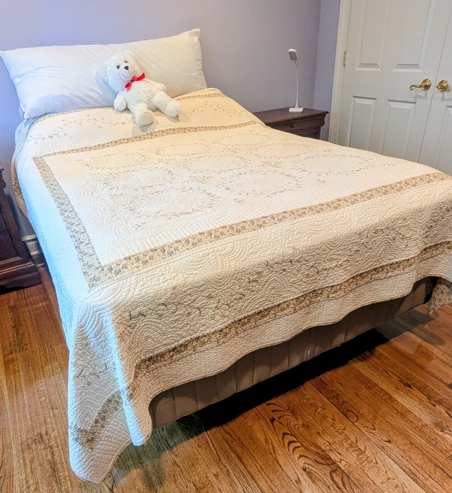 Stearns & Foster Queen Innerspring Mattress with Bedframe