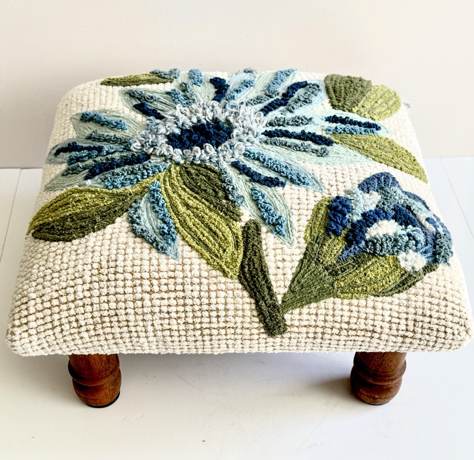 ⚜️New Handmade Botanical Floral Embroidered Footstool Wooden Upholstery 16”