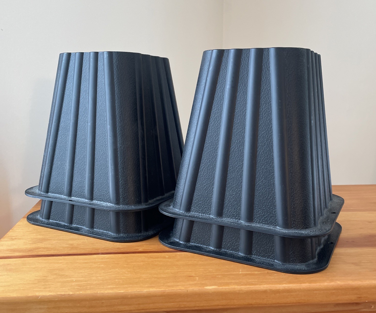 Bed Risers Furniture Risers Set Of 4 Heavy Duty 6 Inches Tall Sturdy Sleek