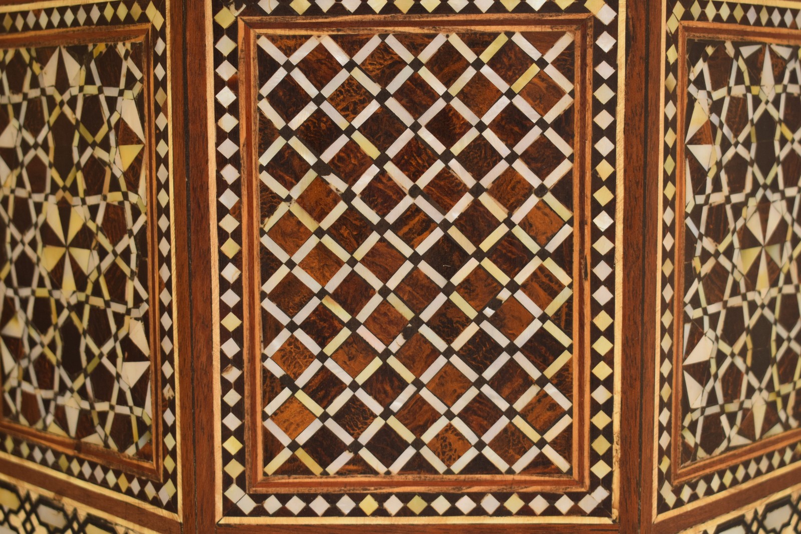 Handmade Moroccan 25″ Wood Side Table Mother of Pearl Inlay Coffee End Table