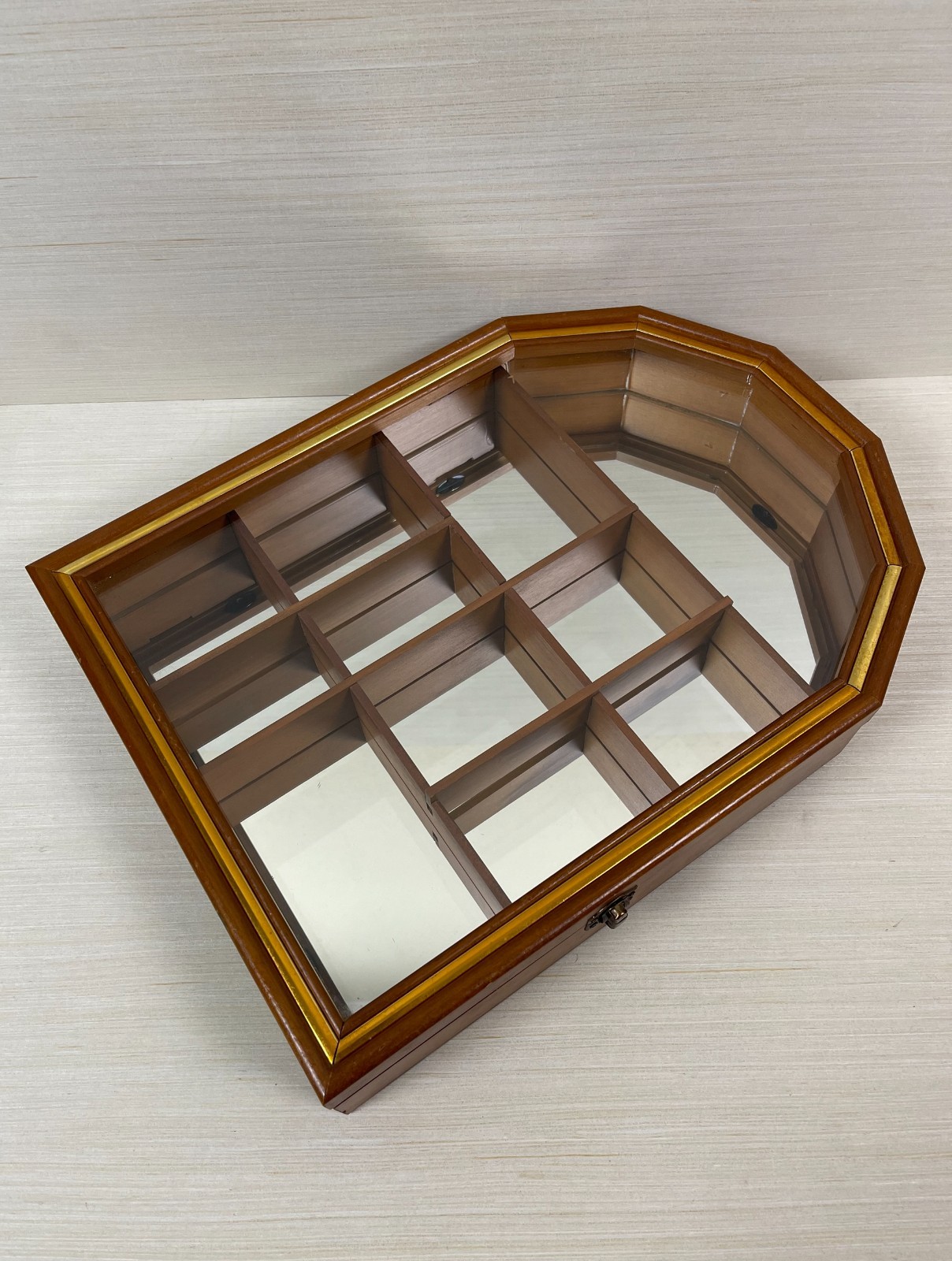Vintage SMC Wood Glass Curio Display Cabinet Wall Mount Shadow Box 15.5″ x 11.5″