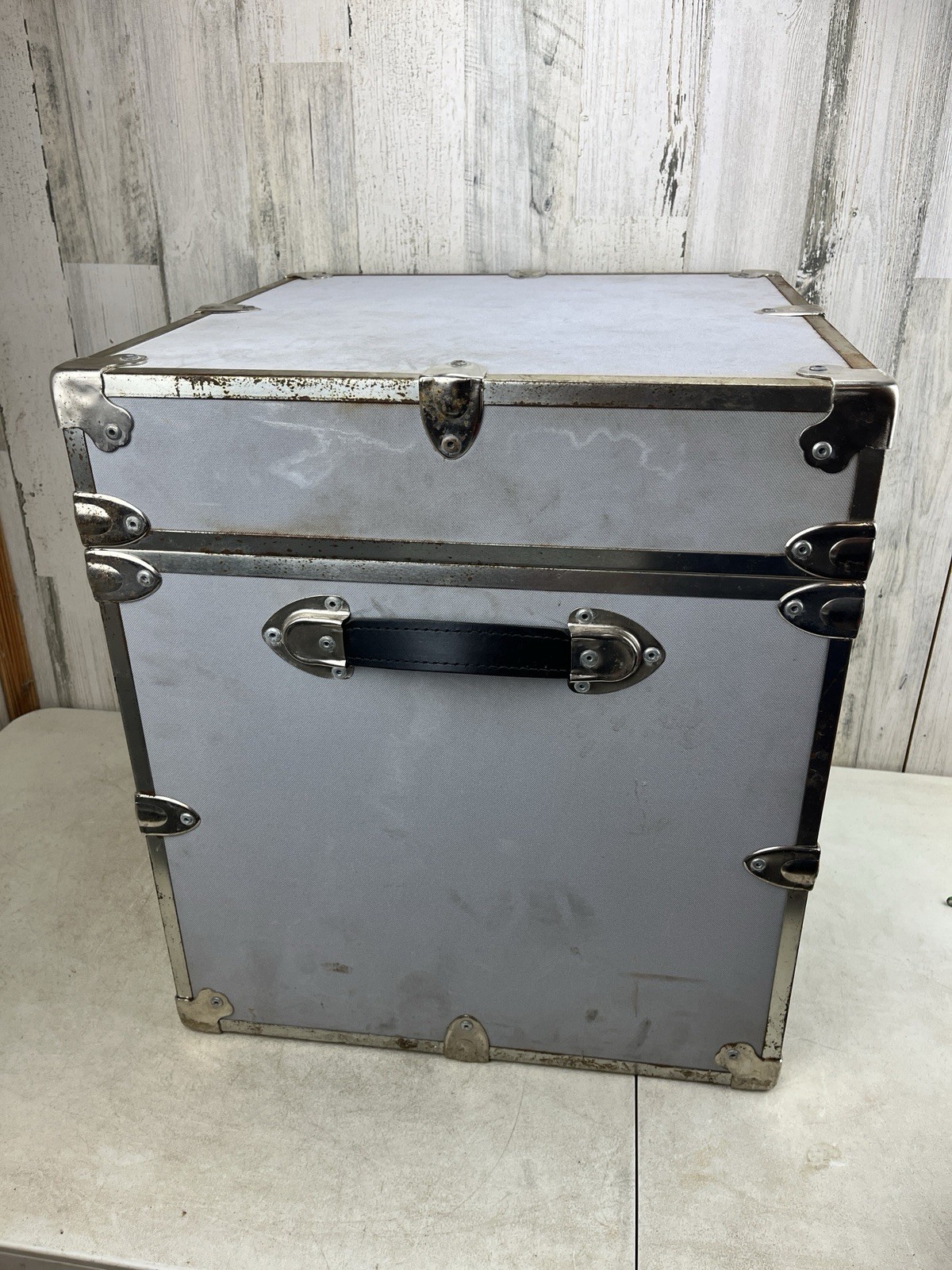 Rhino Storage Trunk Case Cubic Cube Footlocker 18x18x20.5 Gray – Pre-Owned Good