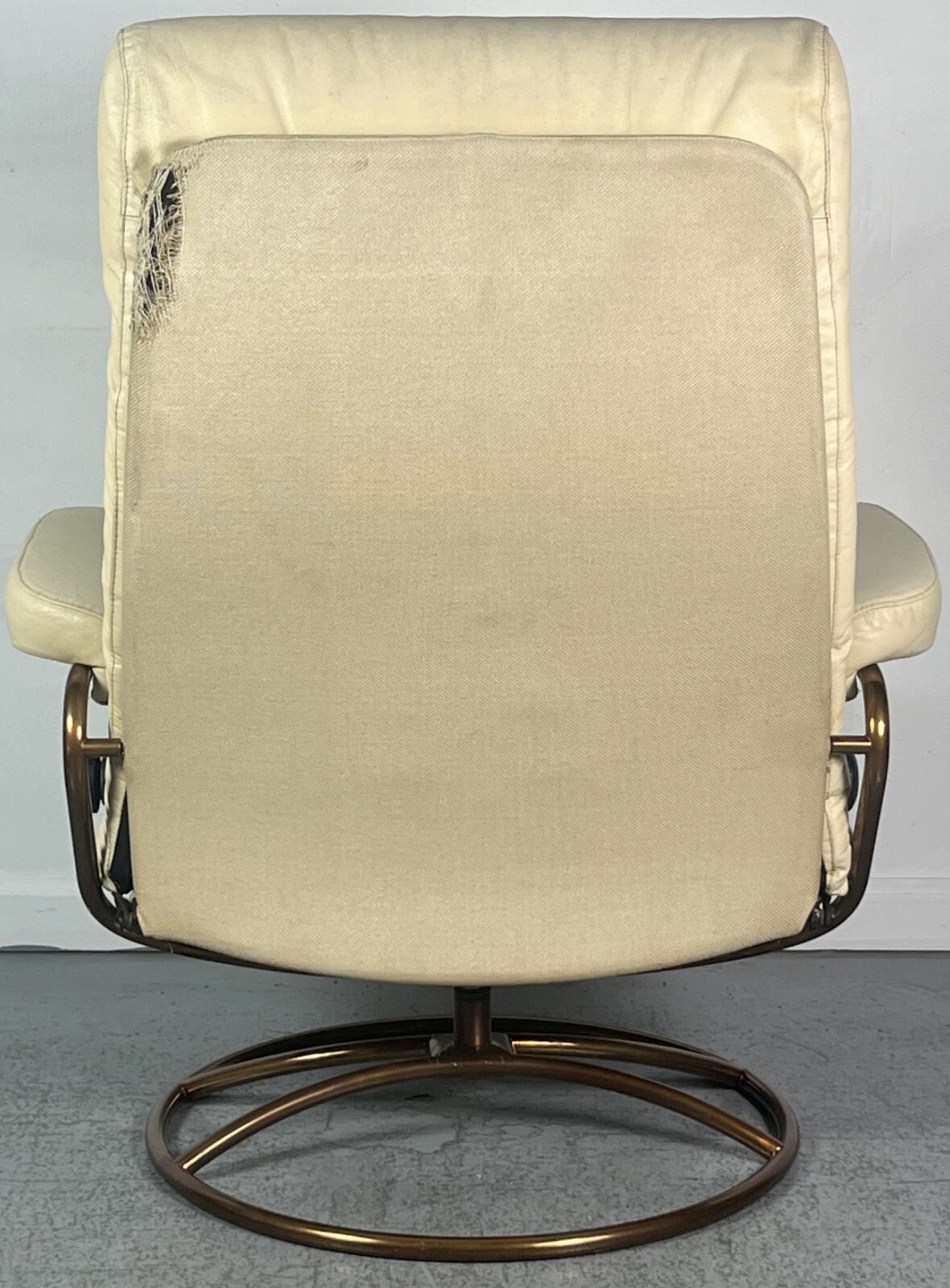 Vintage Mid Century Ekornes Stressless Recliner /Ottoman Cream Leather on Brass