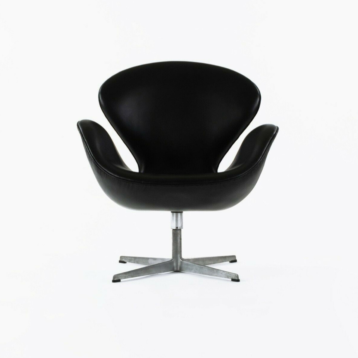 1960s Vintage Arne Jacobsen Swan Chair by Fritz Hansen of Denmark Black Leather