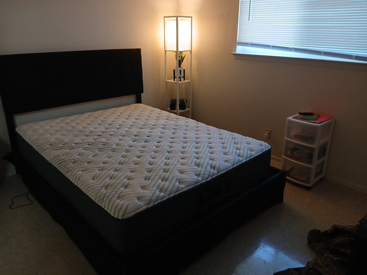 I’m Selling The Bed And Bed Set No More Then 6 Months Old