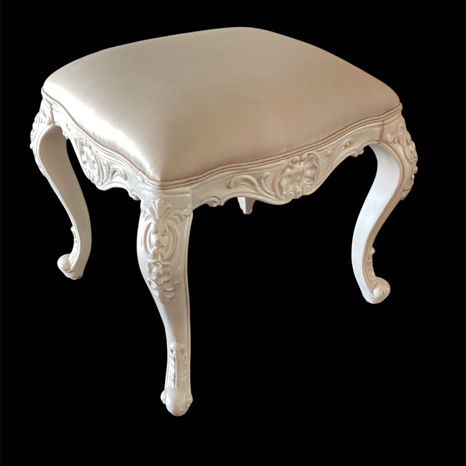 Frontgate Bench Antique White Silk Champagne Upholstered Vanity Stool Vienne