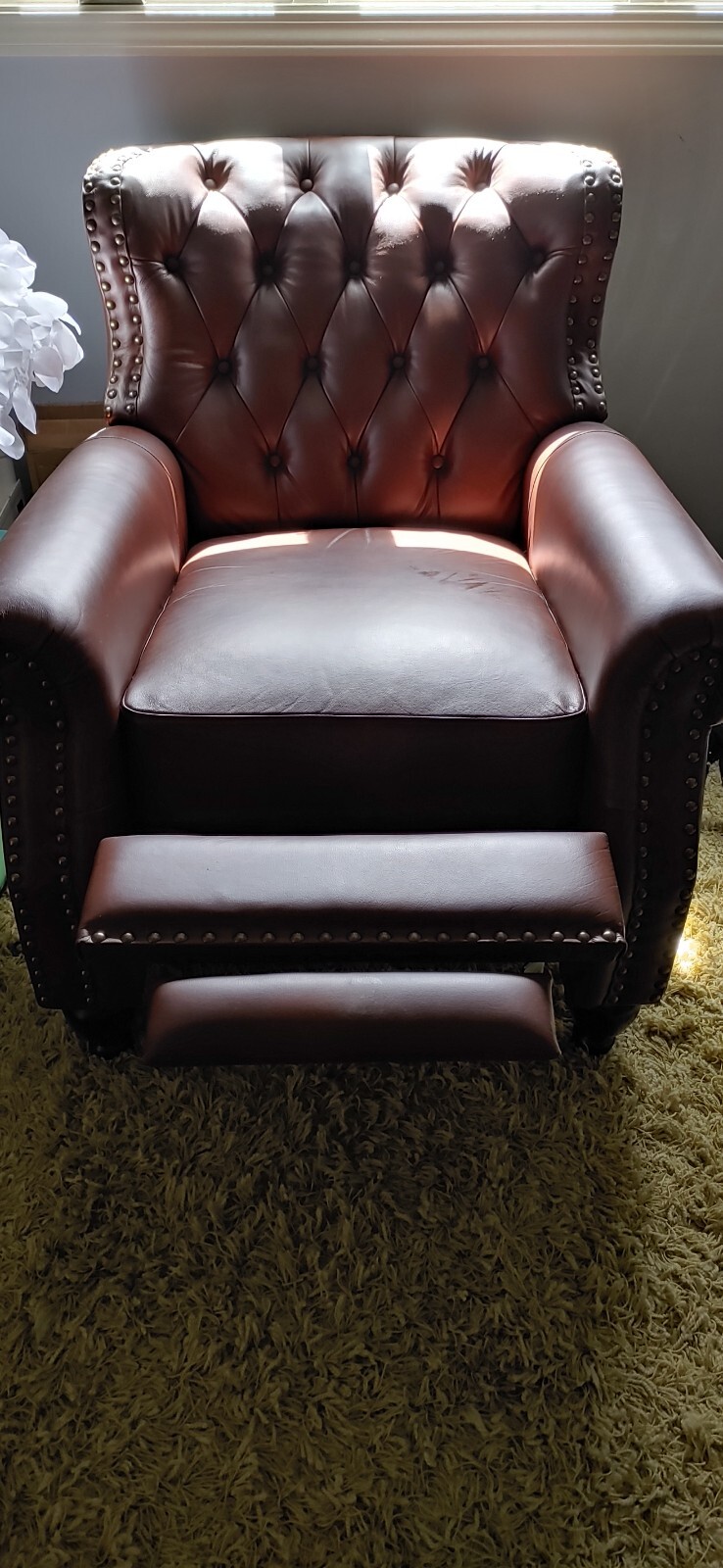 LEATHER RECLINER Brown, Only used for 3 months.