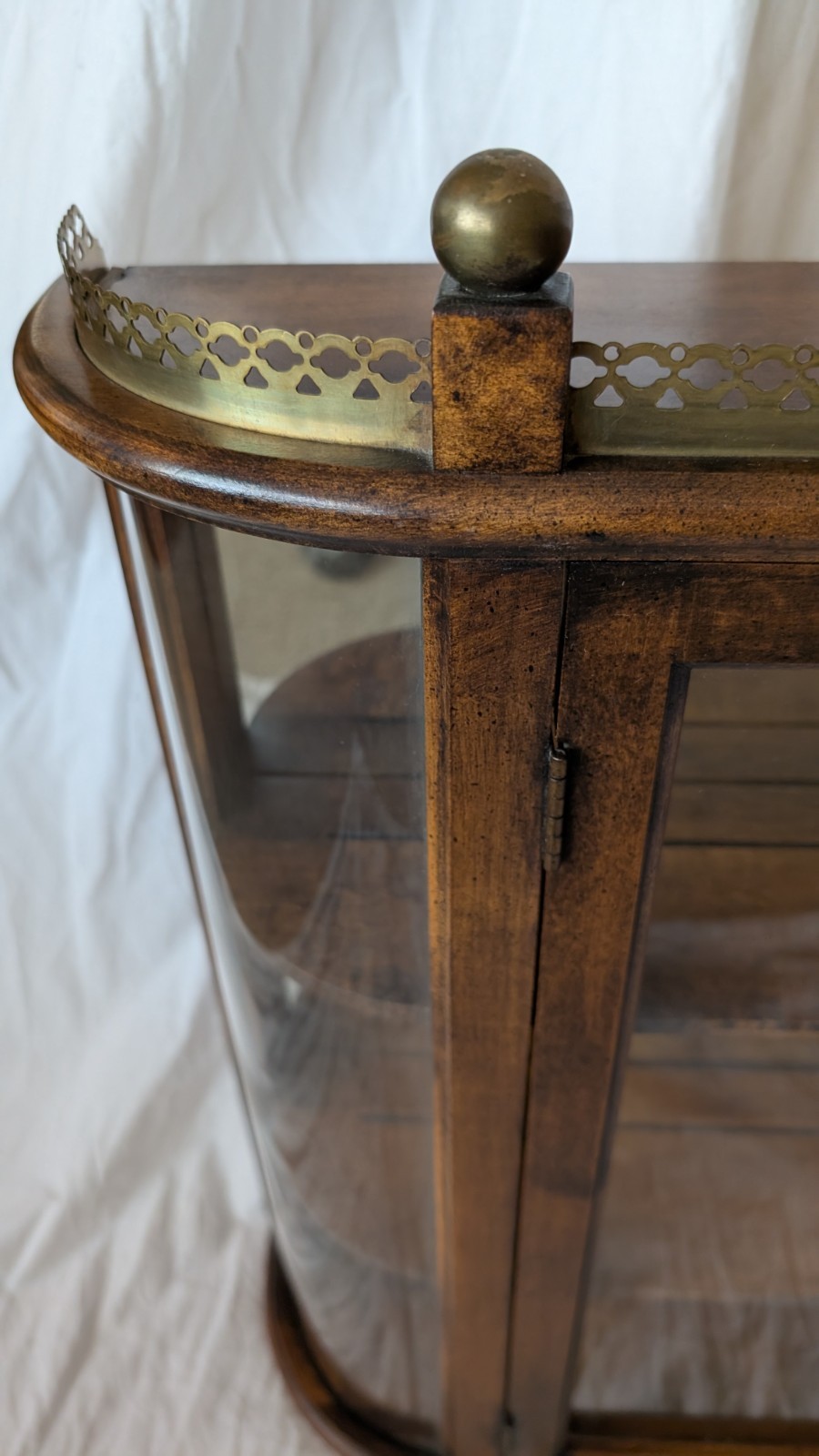 31″ Butler Specialty Company Wall/Table Top Curio Cabinet Mirror Wood Style 340