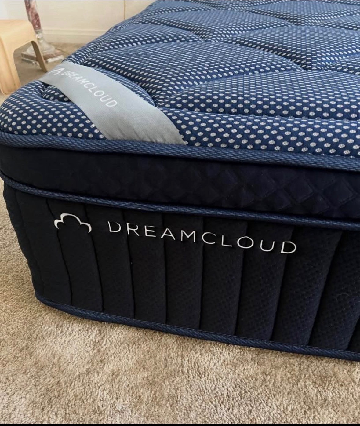 B A R G A I N!!! LUXE DREAMCLOUD 14” TWIN XL HYBRID MATTRESS OPEN BOX