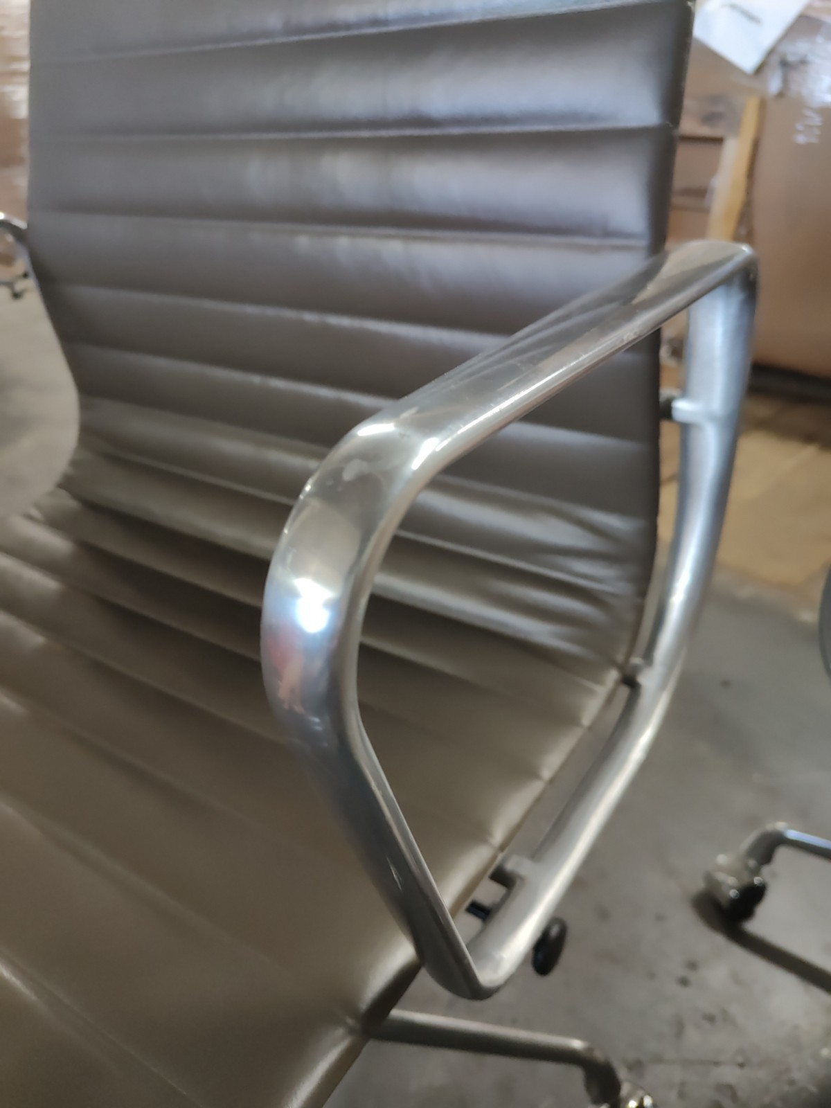 Eames Herman Miller Gre EA335 Aluminum Management Desk Office Chair leather 2013