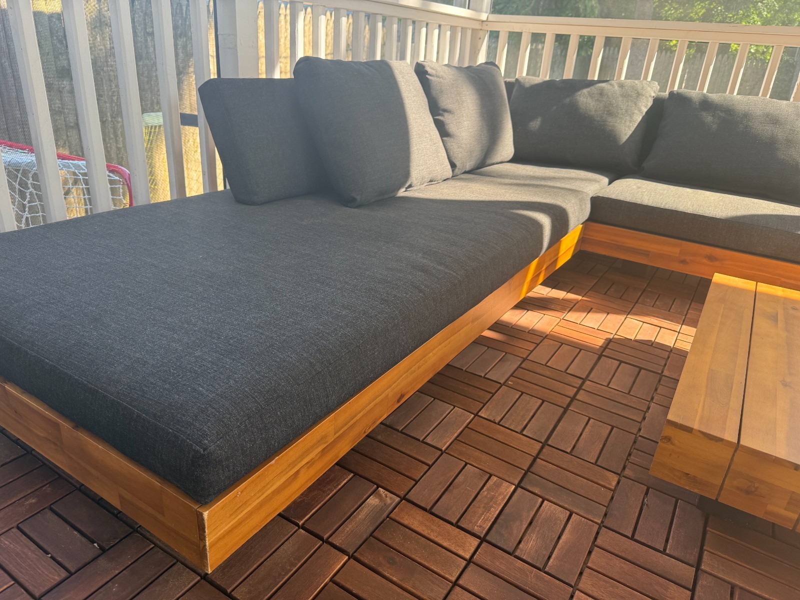 Lubek 82.5″ Outdoor Low Left Sectional Set – Slate Gray