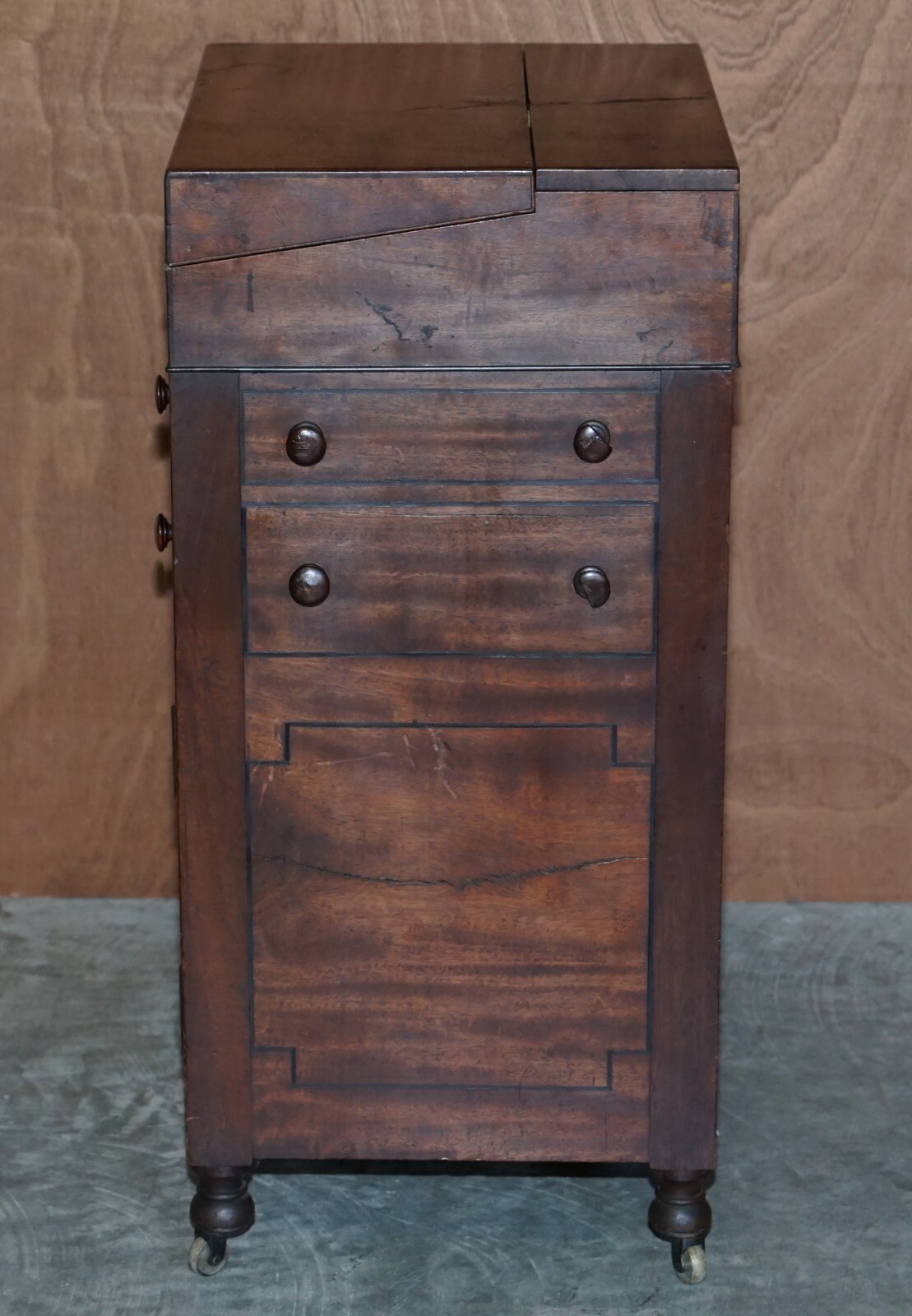RARE FINE ANTIQUE EARLY VICTORIAN MILITARY CAMPAIGN WRITING SLOPE DAVENPORT DESK