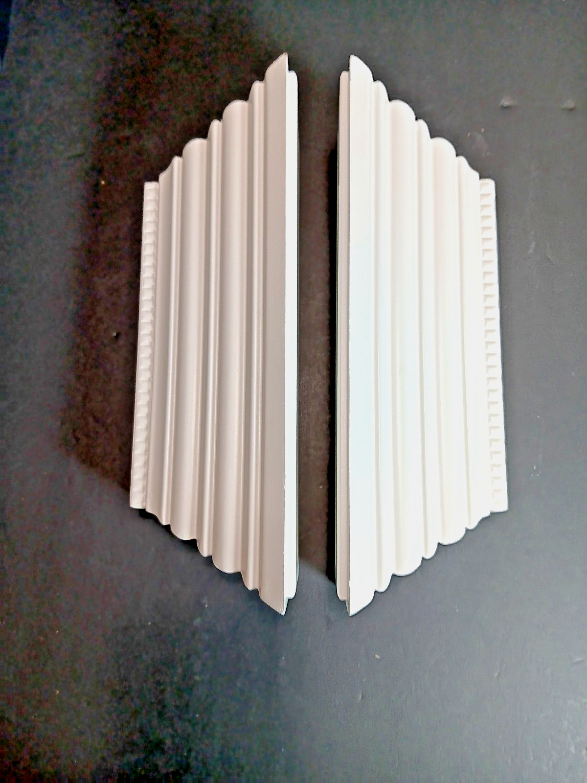1 set White Crown Molding Wood Composite Wall Shelves w/Plate Groove 12″x3.5″x4″