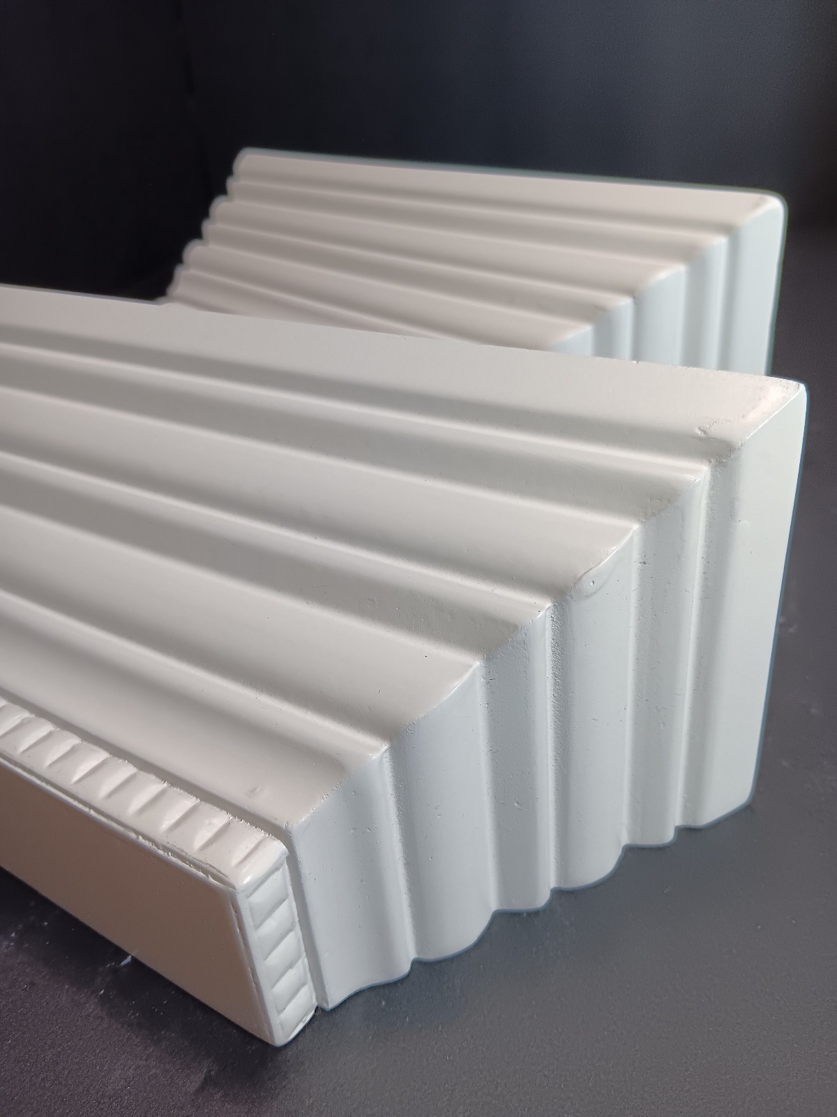 1 set White Crown Molding Wood Composite Wall Shelves w/Plate Groove 12″x3.5″x4″