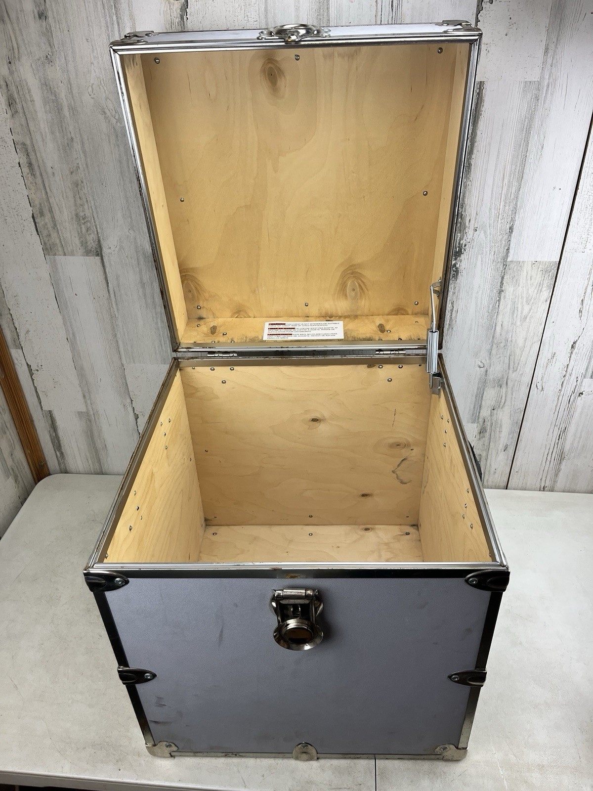 Rhino Storage Trunk Case Cubic Cube Footlocker 18x18x20.5 Gray – Pre-Owned Good